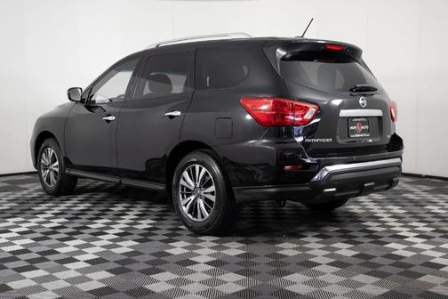 2017 Nissan Pathfinder SV