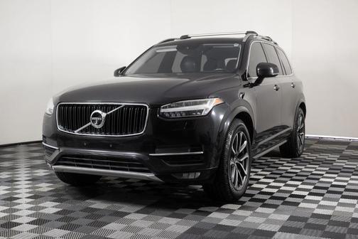 2016 Volvo XC90 T6 Momentum