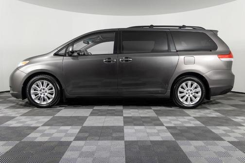2013 Toyota Sienna XLE