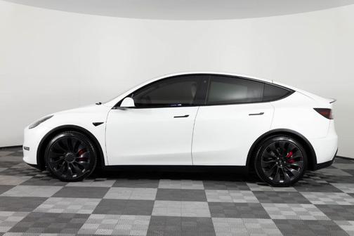 Pearl White Multi 2022 Tesla Model Y Performance