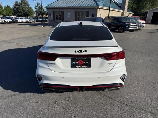 White 2022 Kia Forte GT