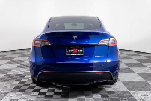 Deep Blue Metallic 2024 Tesla Model Y Long Range