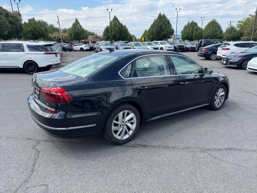 2018 Volkswagen Passat 2.0T SE