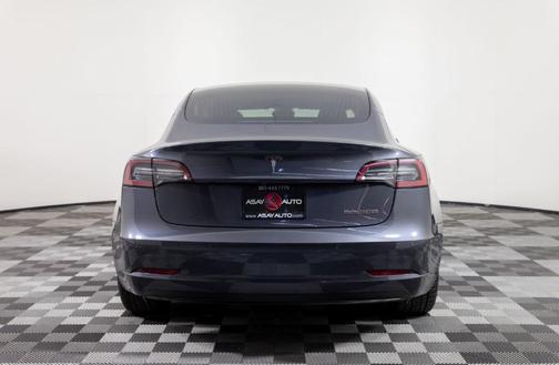 Midnight Silver Metallic 2018 Tesla Model 3 Performance