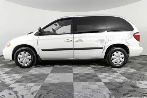 2006 Chrysler Town & Country Base