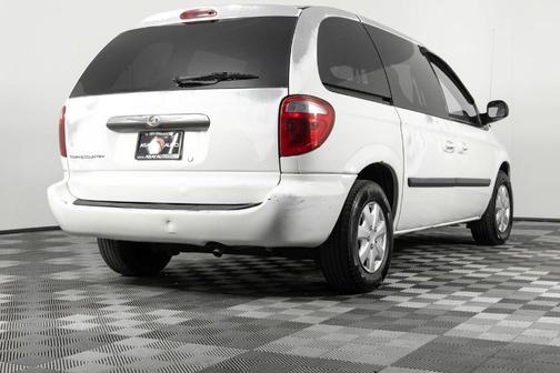 2006 Chrysler Town & Country Base
