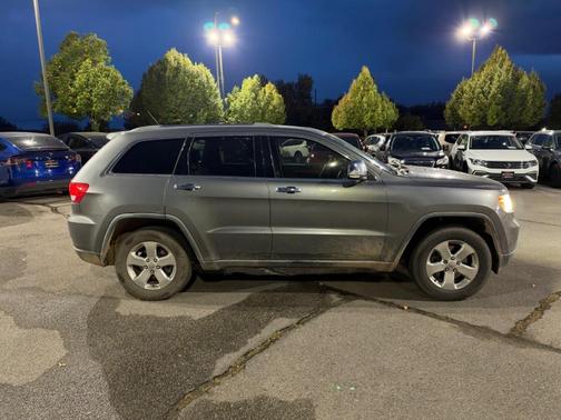Gray 2012 Jeep Grand Cherokee Overland
