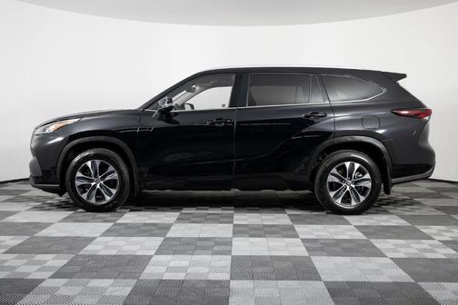 2024 Toyota Highlander Hybrid XLE