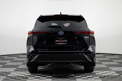 2024 Toyota Highlander Hybrid XLE