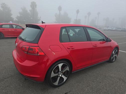2015 Volkswagen Golf GTI 2.0T S 4-Door