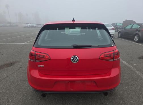 2015 Volkswagen Golf GTI 2.0T S 4-Door