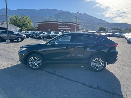 Black 2024 Toyota Venza Limited