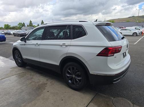 Pure White 2024 Volkswagen Tiguan 2.0T SE