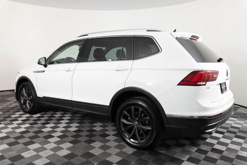 Pure White 2024 Volkswagen Tiguan 2.0T SE