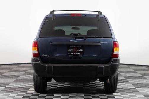 Midnight Blue Pearlcoat 2004 Jeep Grand Cherokee Laredo