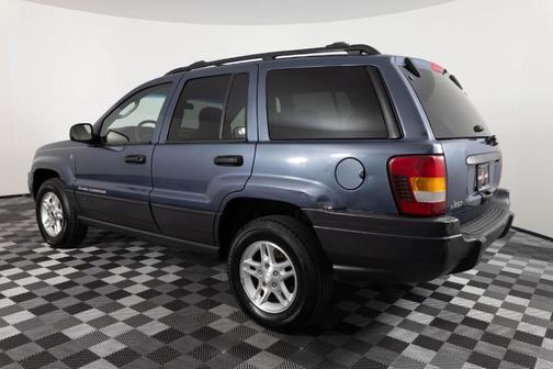 Midnight Blue Pearlcoat 2004 Jeep Grand Cherokee Laredo