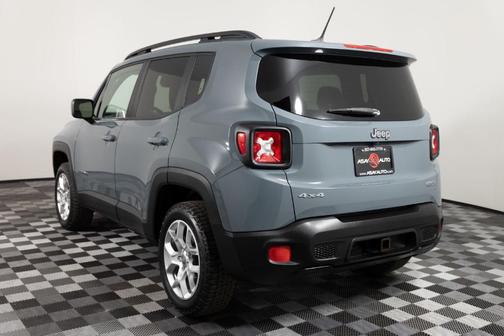 Granite Crystal Clearcoat Metallic 2017 Jeep Renegade Latitude