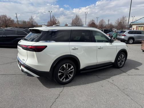 2022 INFINITI QX60 Luxe