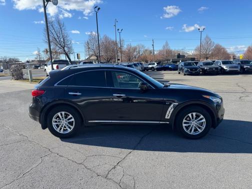 2014 INFINITI QX70 Base