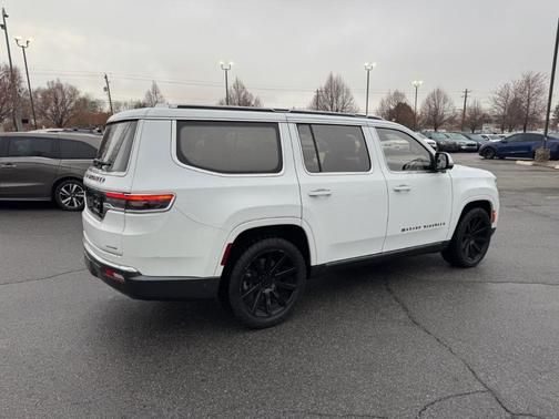 2022 Jeep Grand Wagoneer Series III