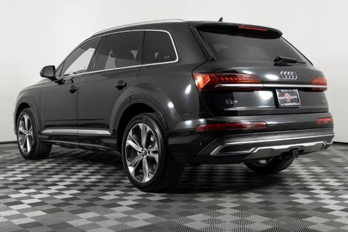 2022 Audi Q7 55 Premium Plus