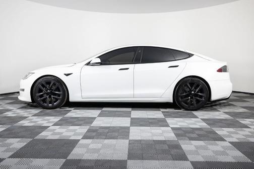 2022 Tesla Model S Base