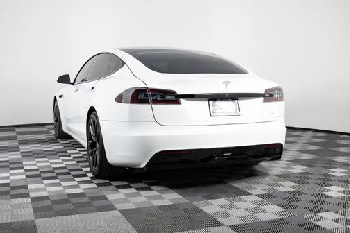 2022 Tesla Model S Base