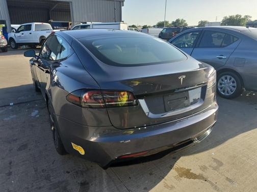 2022 Tesla Model S Base