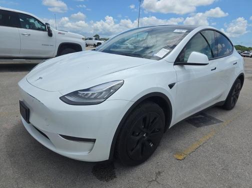 Pearl White Multi 2023 Tesla Model Y Long Range