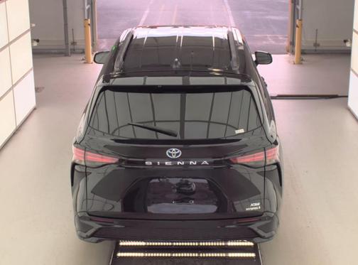 2022 Toyota Sienna XSE 7 Passenger