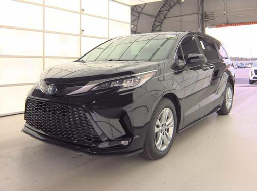 2022 Toyota Sienna XSE 7 Passenger