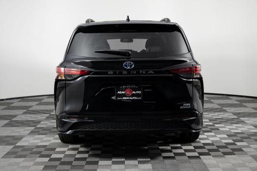 2022 Toyota Sienna XSE 7 Passenger