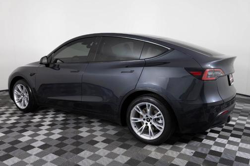 Stealth Gray 2024 Tesla Model Y Long Range