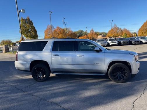 2017 GMC Yukon XL SLT