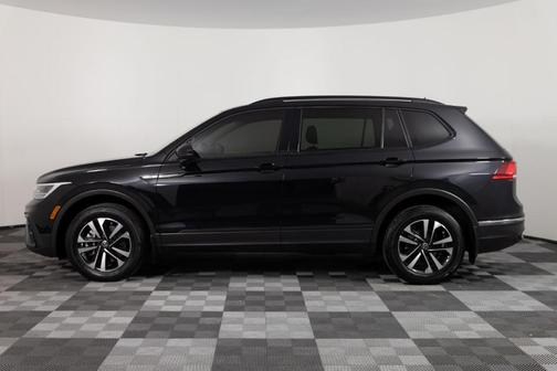 Deep Black Pearl Effect 2023 Volkswagen Tiguan 2.0T S