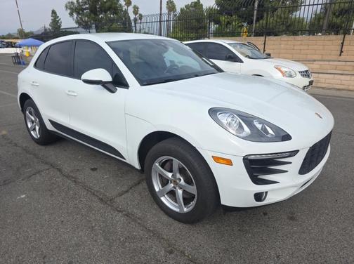 2018 Porsche Macan Sport Edition