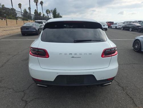 2018 Porsche Macan Sport Edition
