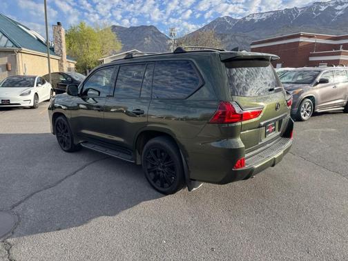 2021 Lexus LX 570 Three-Row