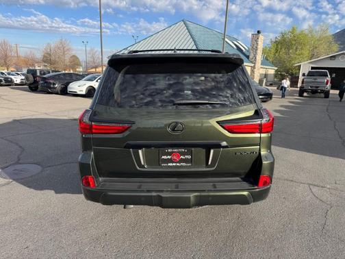 2021 Lexus LX 570 Three-Row