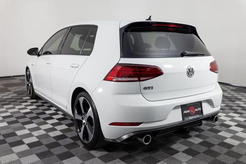 2018 Volkswagen Golf GTI 2.0T S 4-Door