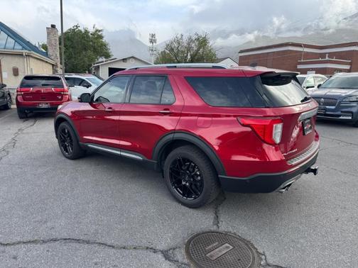 Rapid Red Metallic Tinted Clearcoat 2021 Ford Explorer Platinum