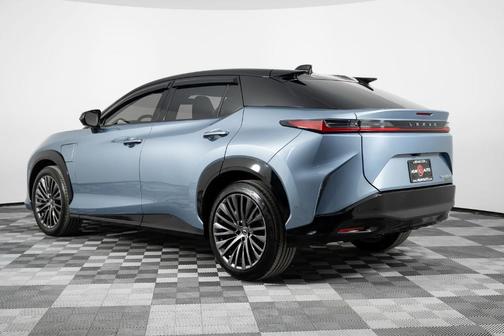 2023 Lexus RZ 450e Luxury