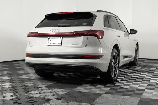 2021 Audi e-tron Premium