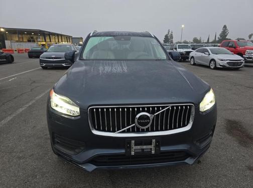 2022 Volvo XC90 T5 Momentum 7 Passenger