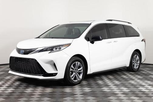 White 2022 Toyota Sienna XSE 7 Passenger