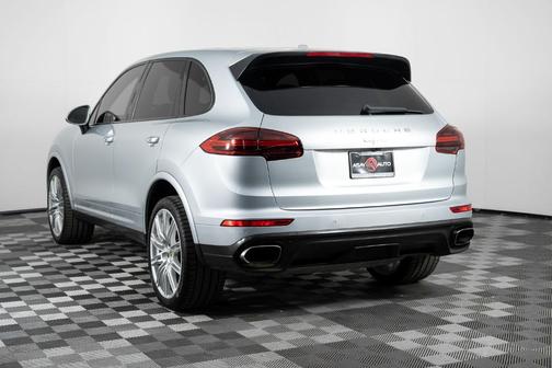 2018 Porsche Cayenne Platinum Edition