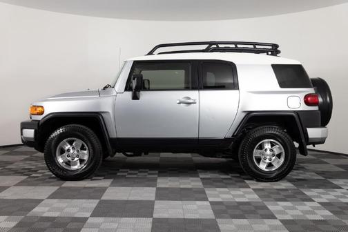 Silver 2008 Toyota FJ Cruiser