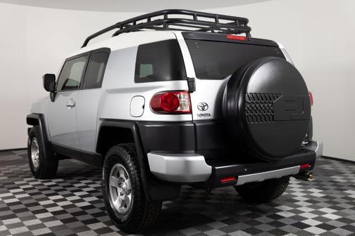 Silver 2008 Toyota FJ Cruiser