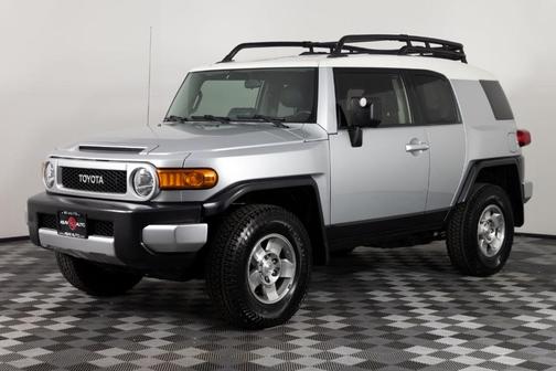 Silver 2008 Toyota FJ Cruiser