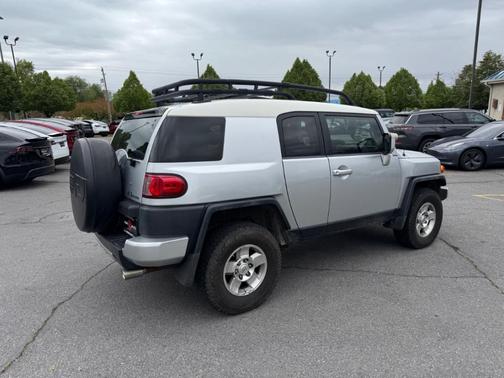 Silver 2008 Toyota FJ Cruiser